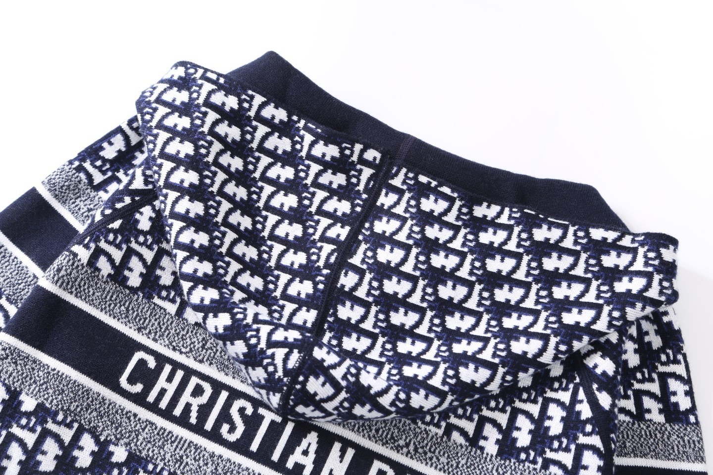 【DIOR旗艦店】（ディオール ）ウールのニットコート 男女兼用 ご好評に付き再入荷！