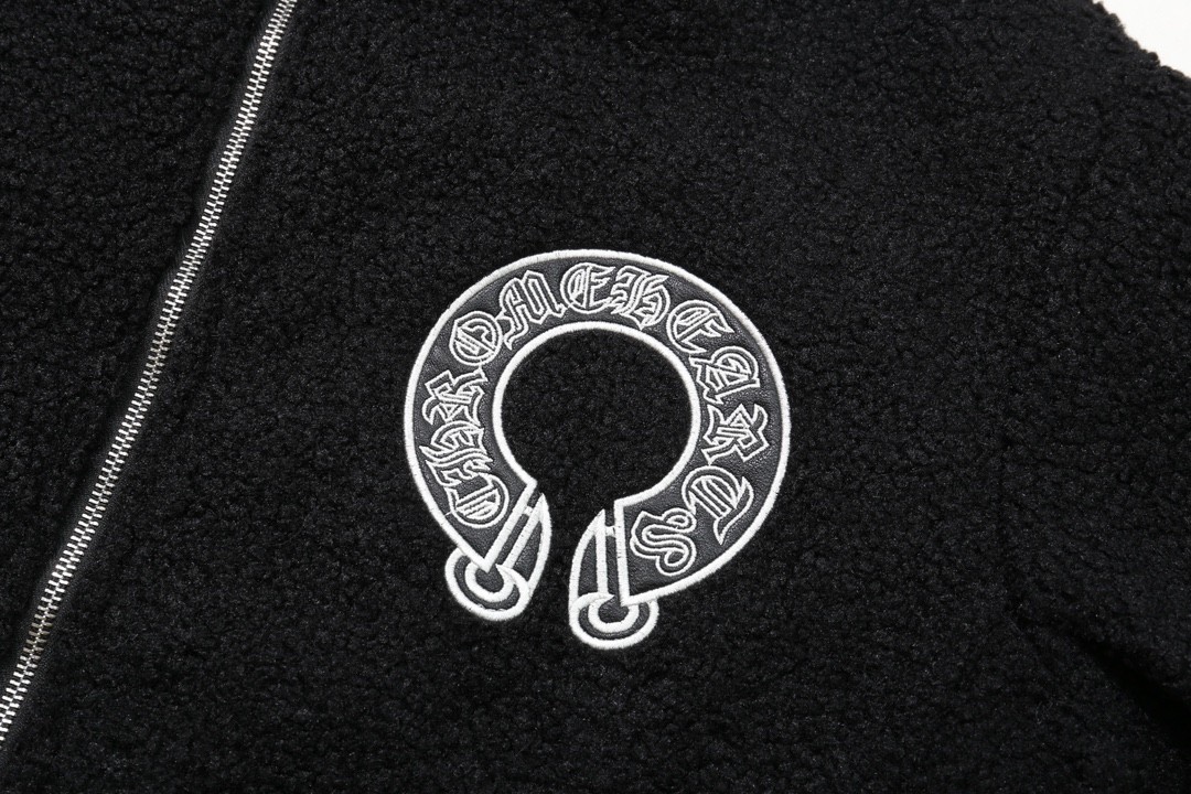 【CHROME HEARTS】冬のラムウールコート、ご好評に付き再入荷！