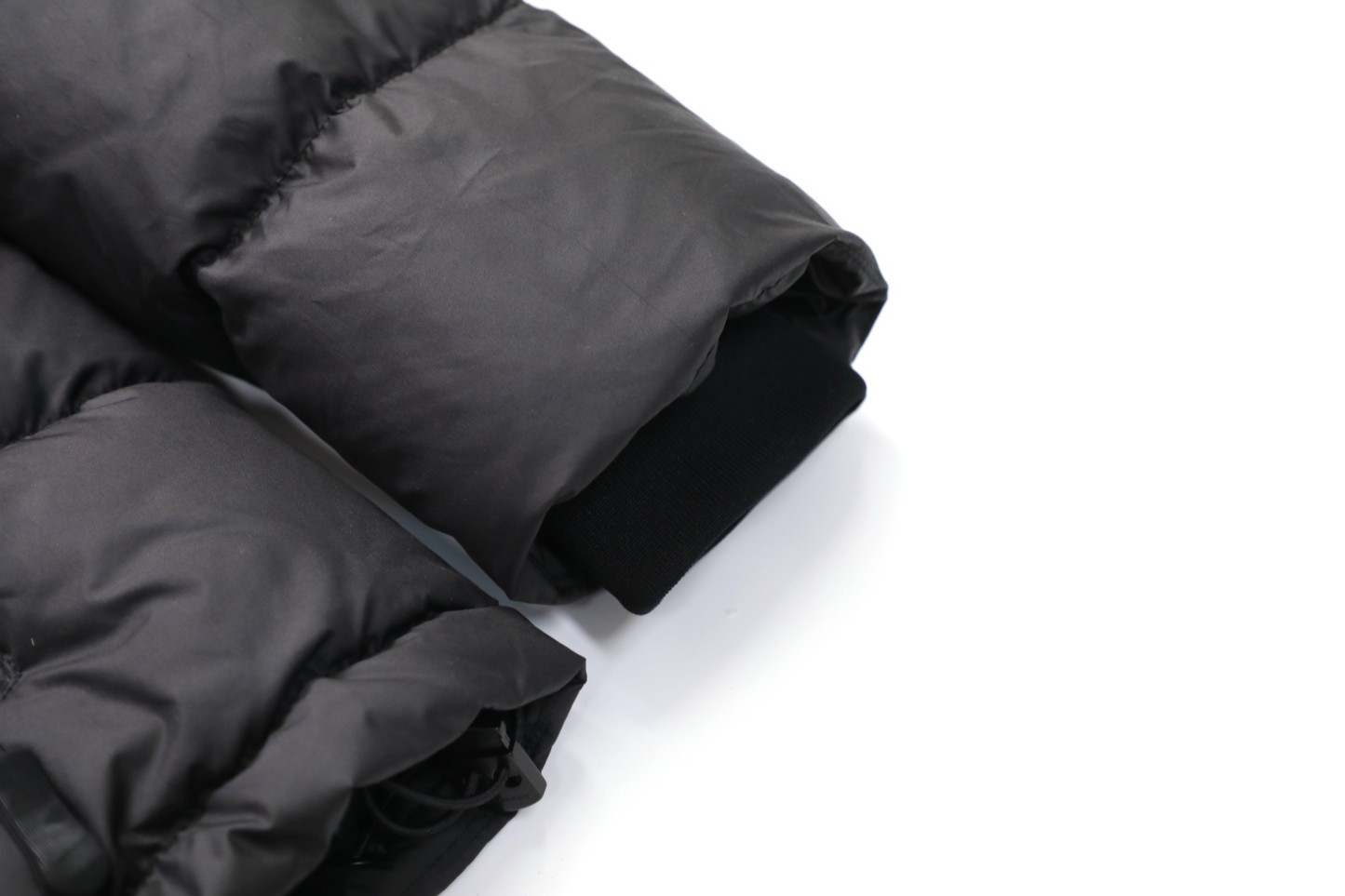 【BUREERRY旗艦店】（バーバリー）着脱式ダウンジャケット、ご好評に付き再入荷！！