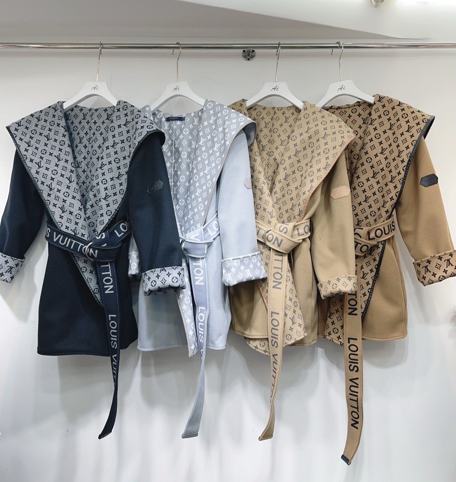 【LOUIS VUITTON旗艦店】ルイヴィトン ミドル丈のコート ご好評に付き再入荷！