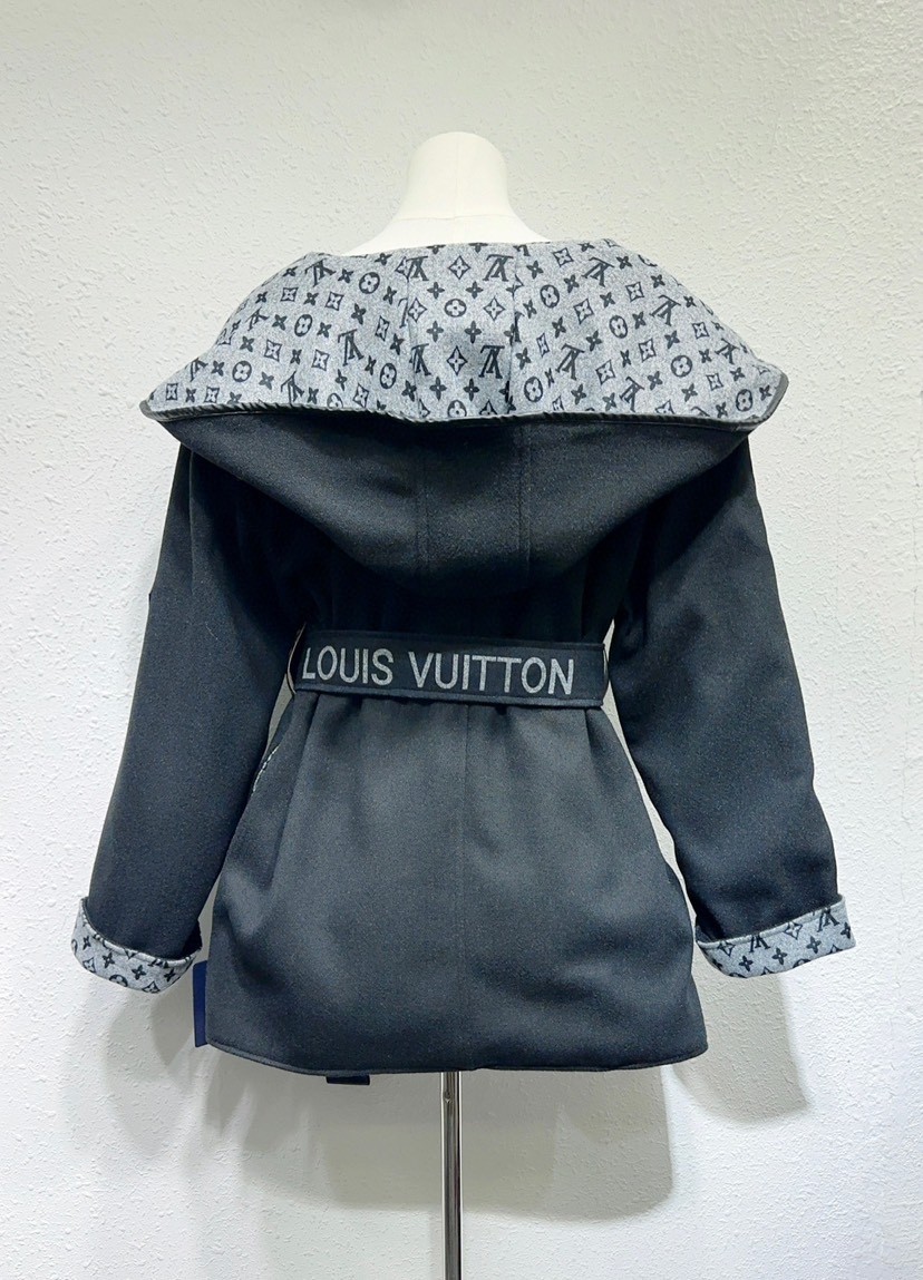 【LOUIS VUITTON旗艦店】ルイヴィトン ミドル丈のコート ご好評に付き再入荷！