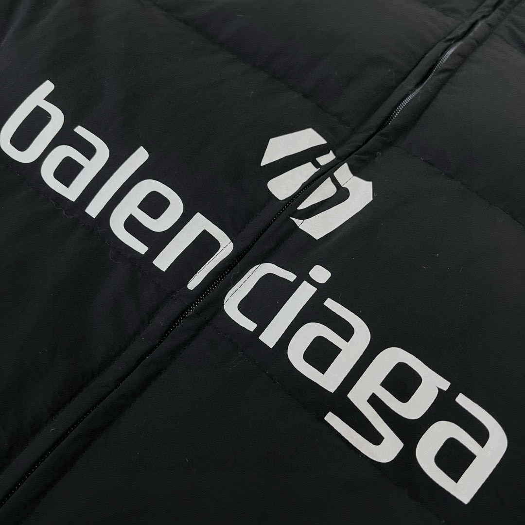 【BALENCIAGA旗艦店】バレンシアガ ダウンジャケット ご好評に付き再入荷！
