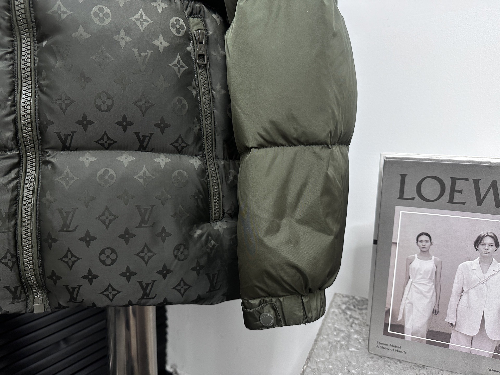 【LOUIS VUITTON旗艦店】ルイヴィトン ダウンジャケット ご好評に付き再入荷！