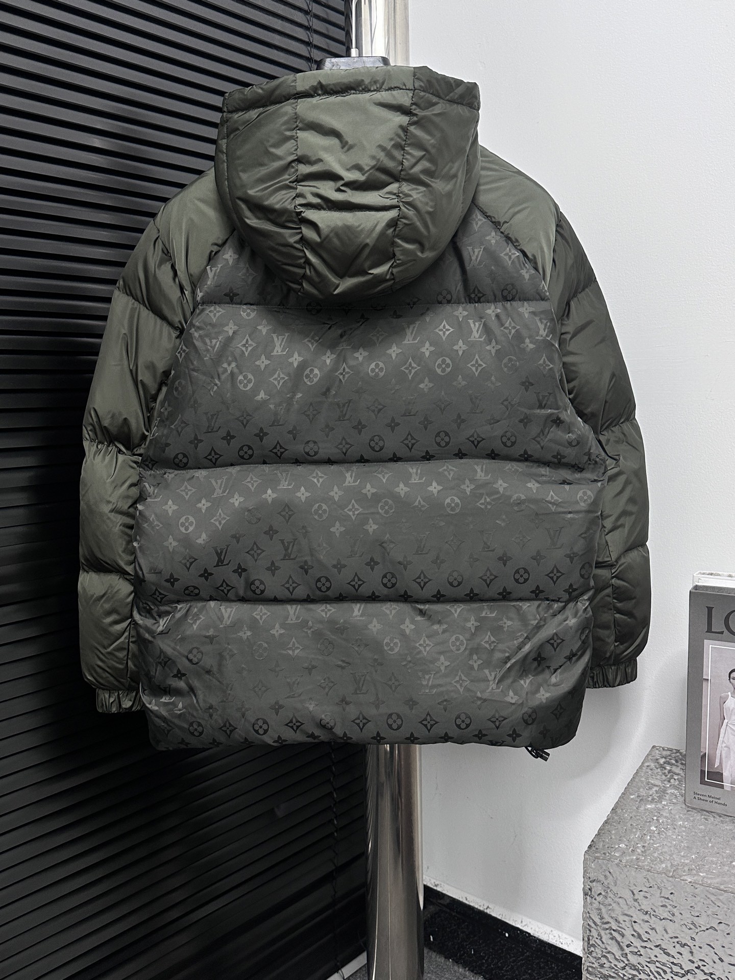 【LOUIS VUITTON旗艦店】ルイヴィトン ダウンジャケット ご好評に付き再入荷！