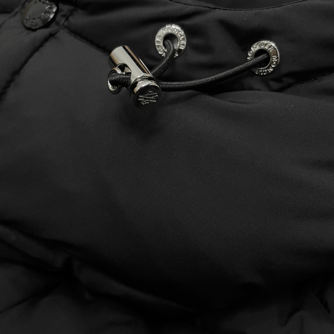 【MONCLER 公式旗艦店】モンクレール ダウンジャケット ご好評に付き再入荷！