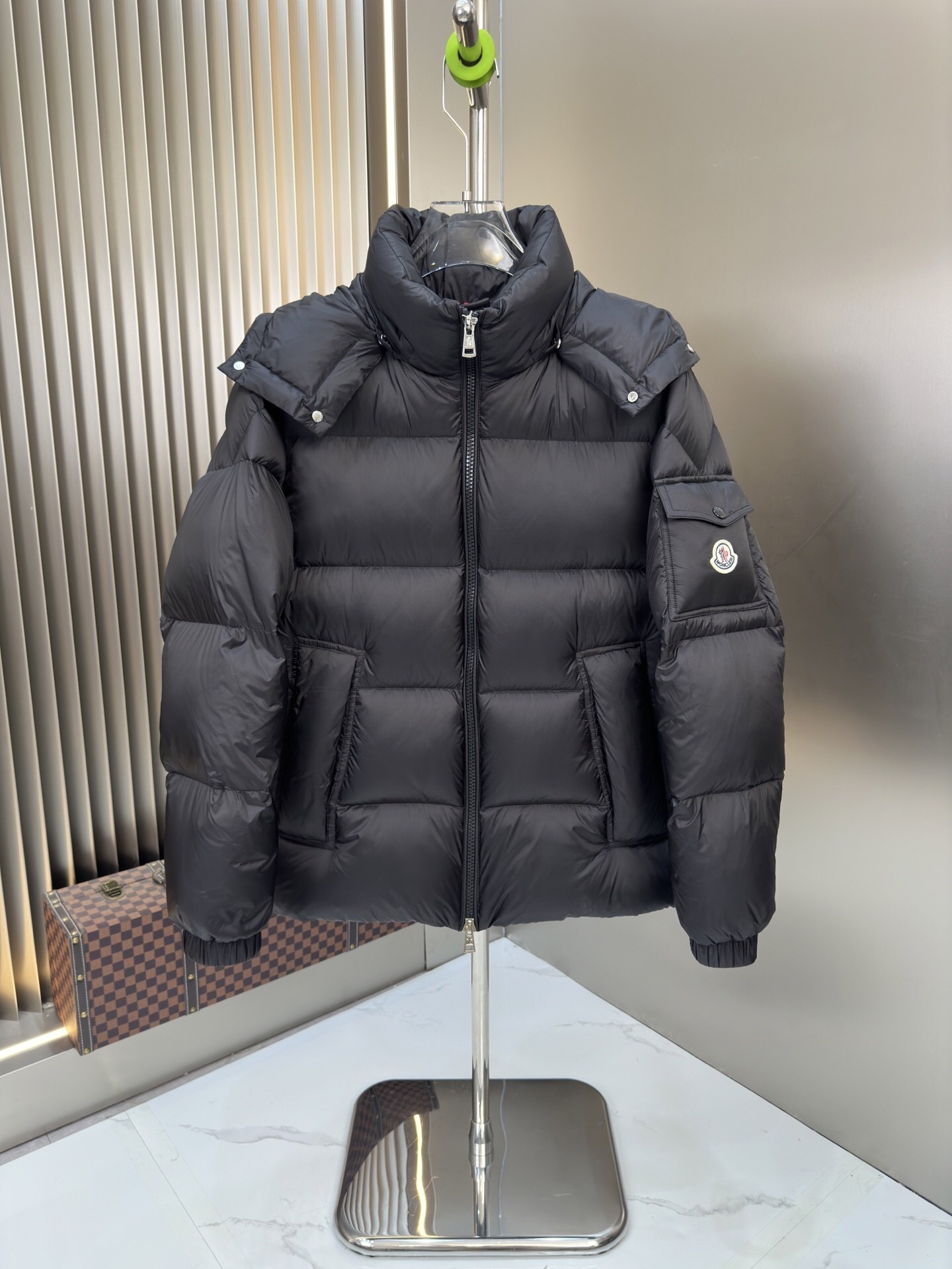 【MONCLER 公式旗艦店】モンクレール ダウンジャケット ご好評に付き再入荷！