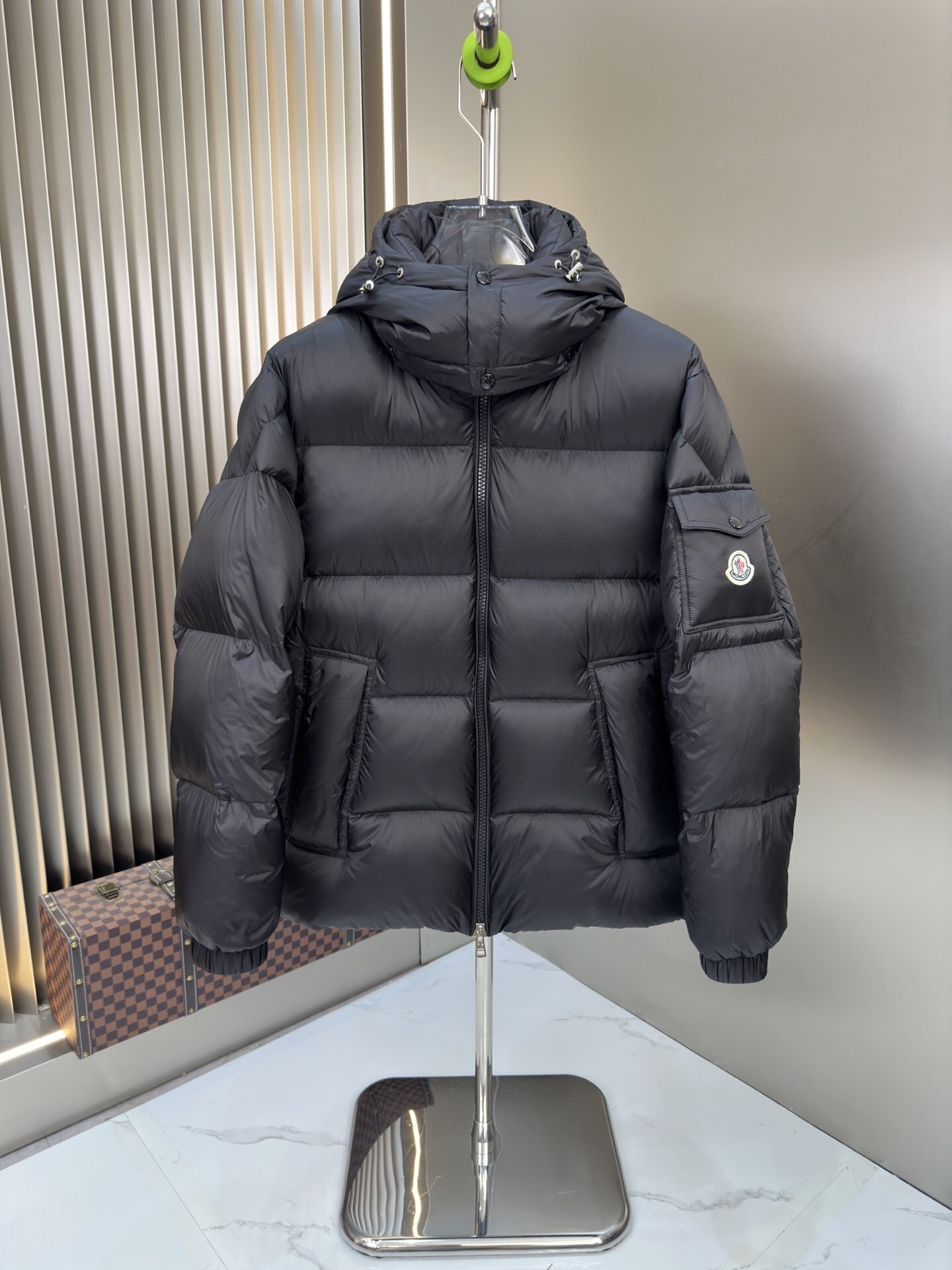 【MONCLER 公式旗艦店】モンクレール ダウンジャケット ご好評に付き再入荷！