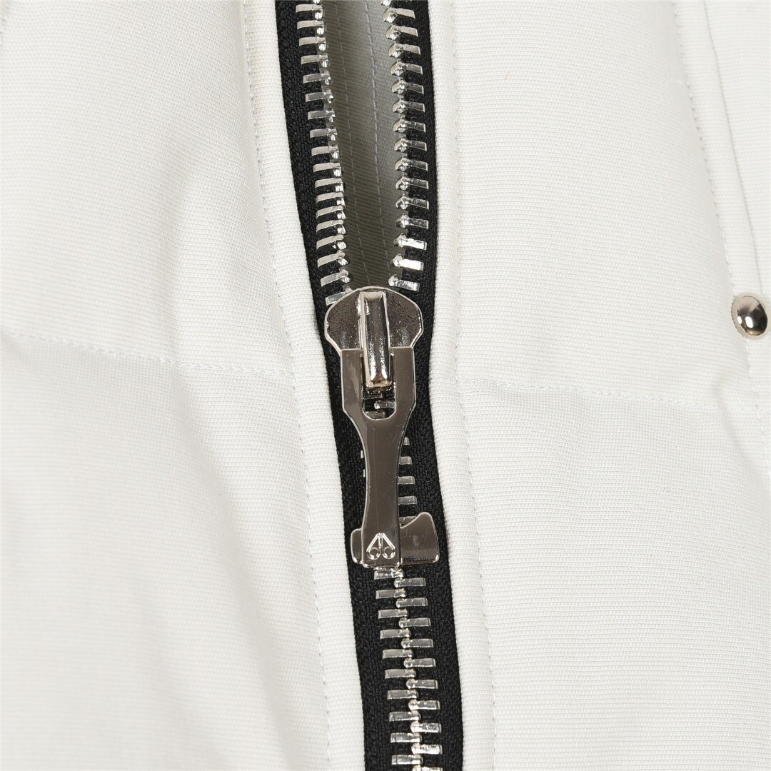 【MOOSE KNUCKLES 公式旗艦店】ダウンベスト ご好評に付き再入荷！