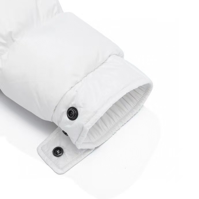 【MONCLER公式 旗艦店】モンクレール ダウンジャケット、ご好評に付き再入荷！