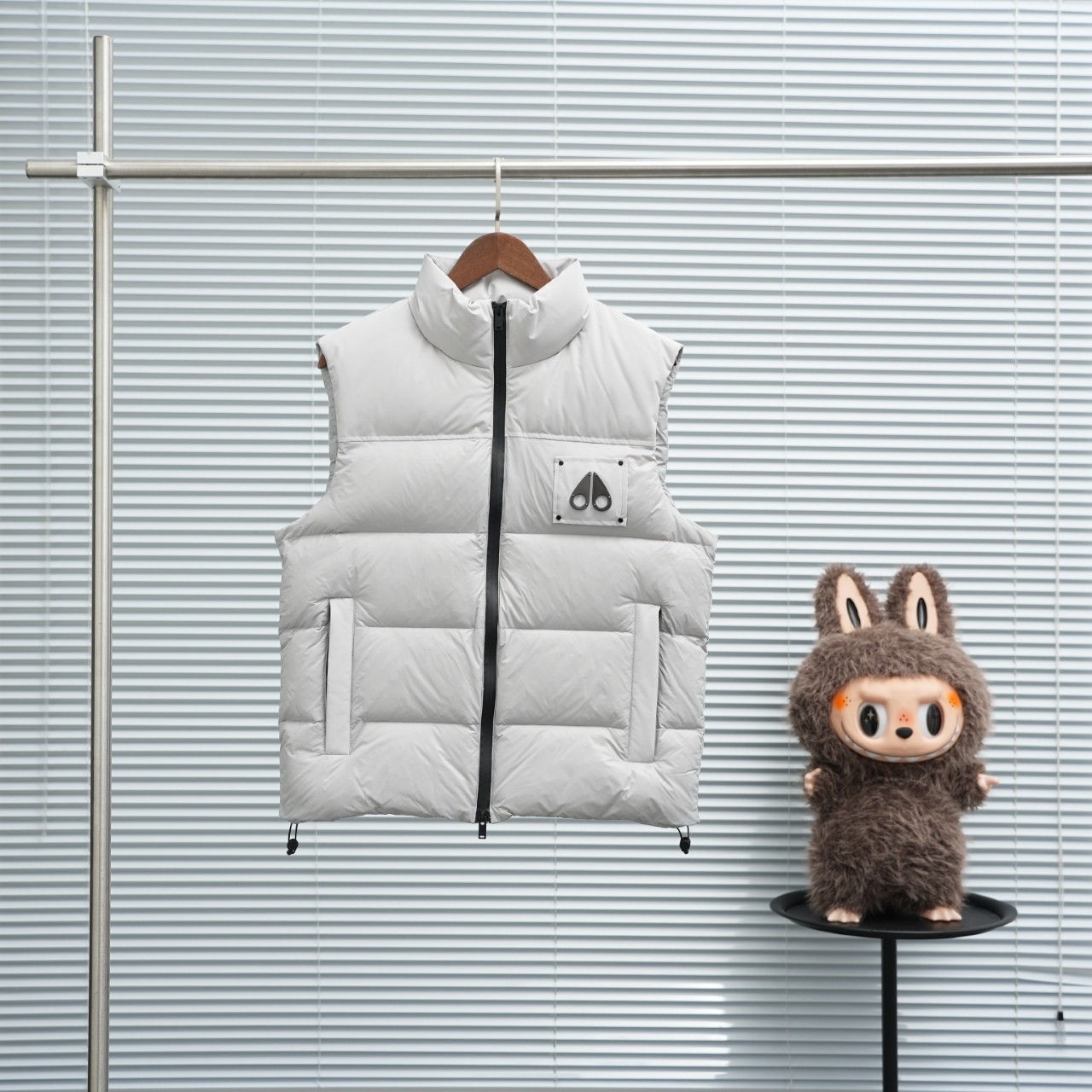 【MOOSE KNUCKLES 公式旗艦店】ダウンベスト ご好評に付き再入荷！