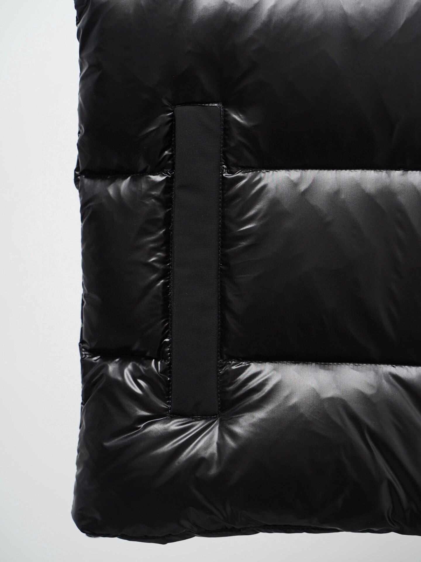 【MOOSE KNUCKLES 公式旗艦店】ダウンベスト ご好評に付き再入荷！