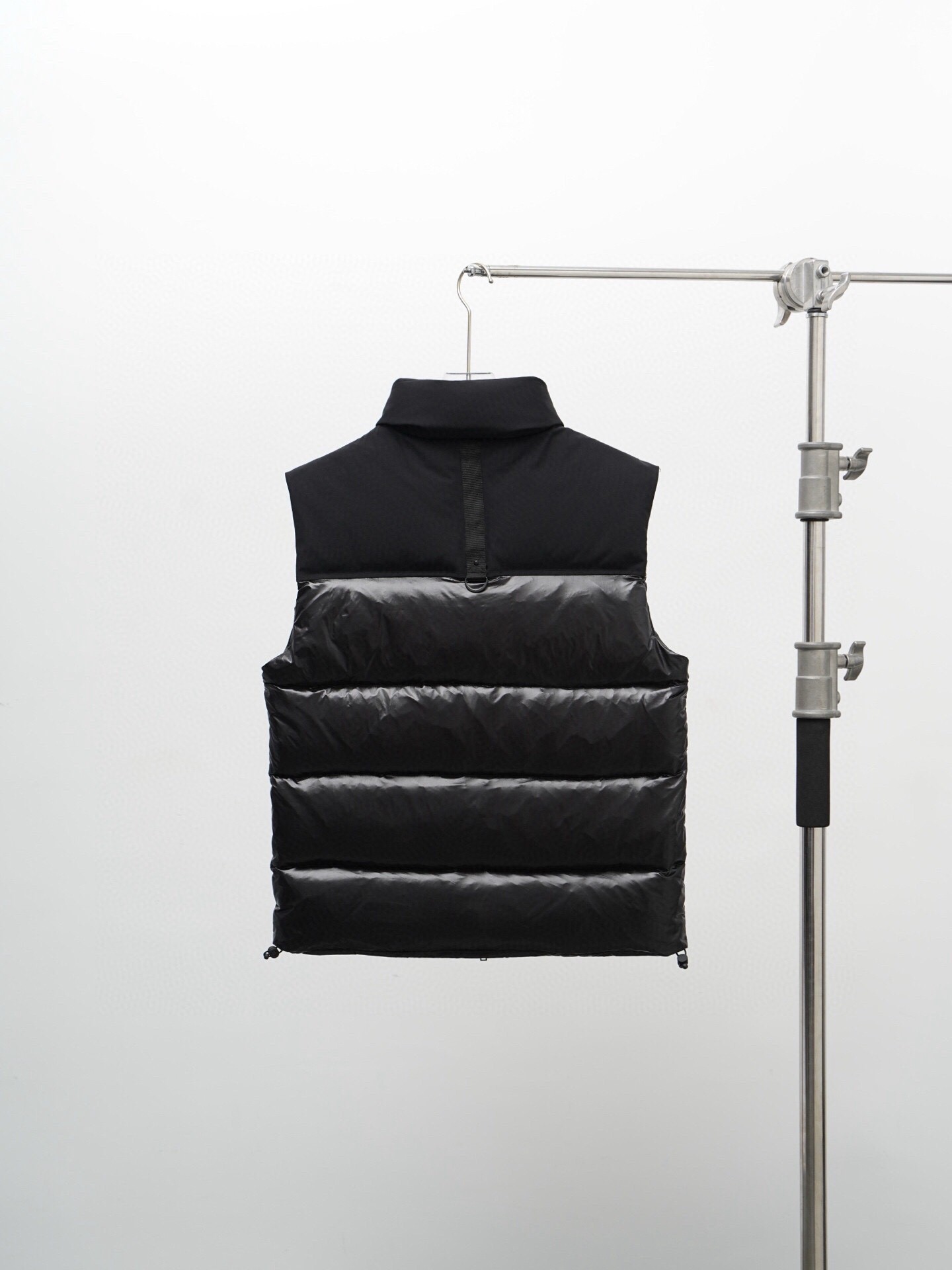 【MOOSE KNUCKLES 公式旗艦店】ダウンベスト ご好評に付き再入荷！