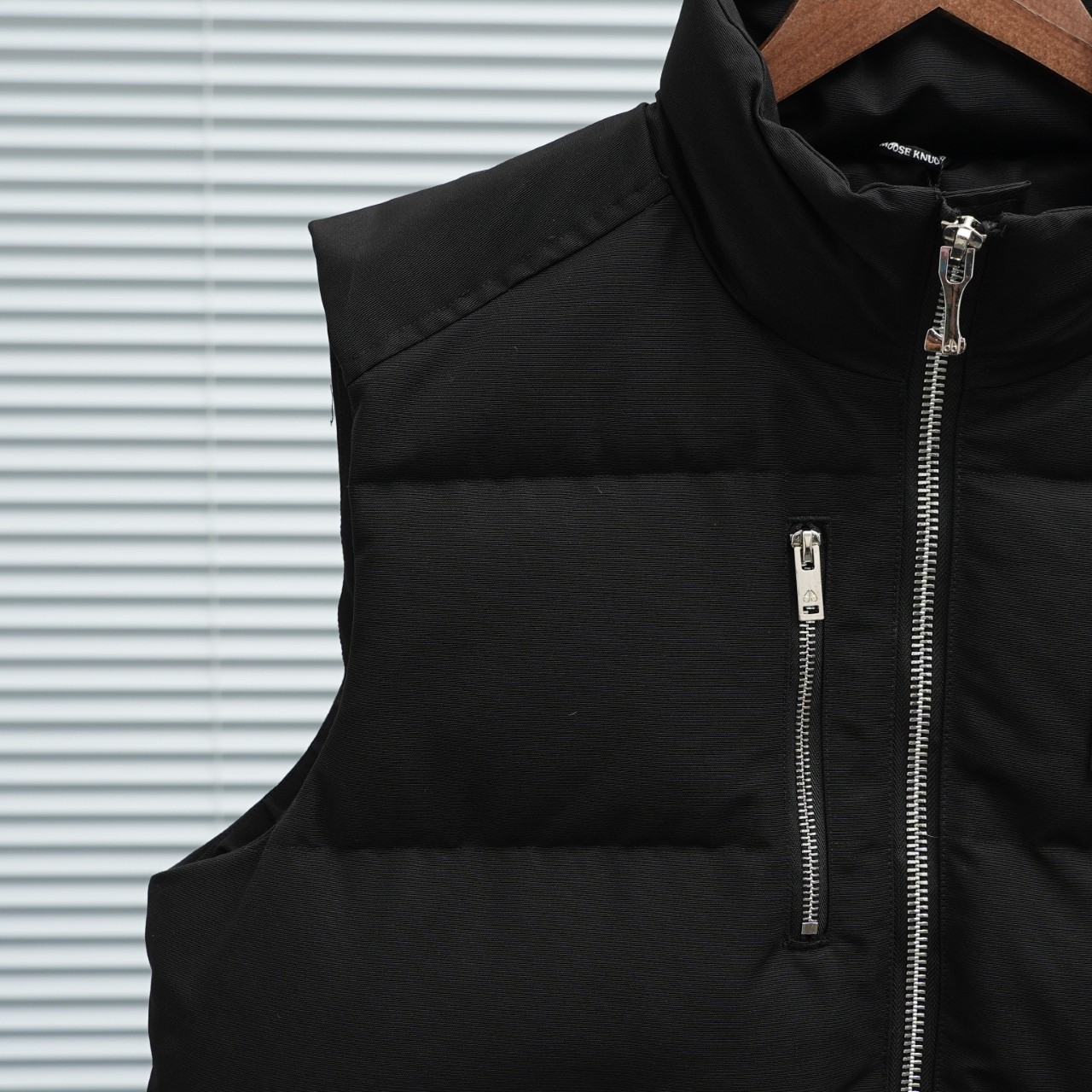 【MOOSE KNUCKLES 公式旗艦店】ダウンベスト ご好評に付き再入荷！