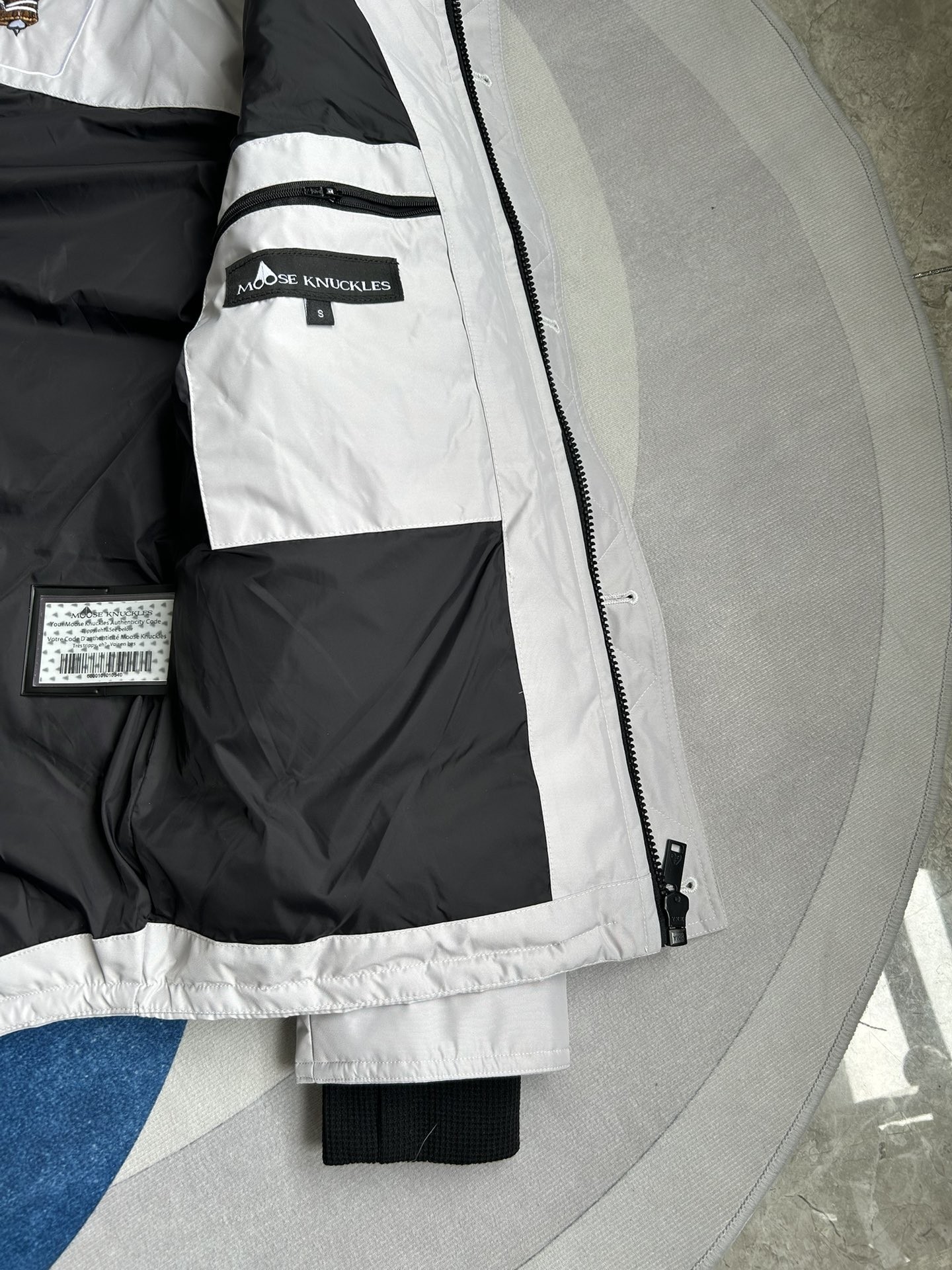 【MOOSE KNUCKLES 公式旗艦店】ダウンジャケット 男女兼用 ご好評に付き再入荷！