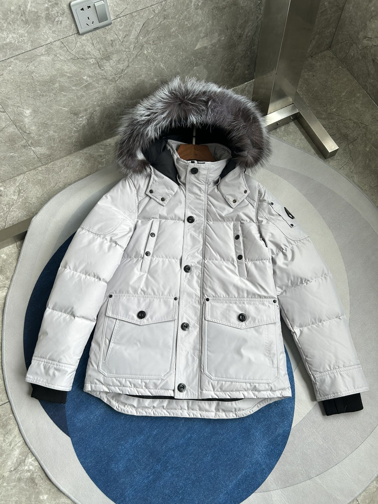 【MOOSE KNUCKLES 公式旗艦店】ダウンジャケット 男女兼用 ご好評に付き再入荷！