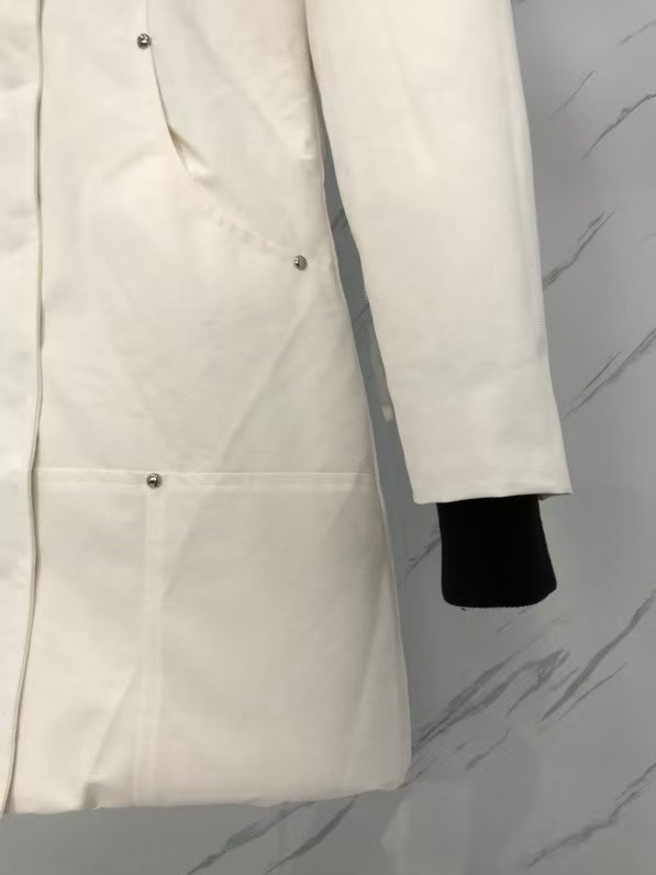 【MOOSE KNUCKLES 公式旗艦店】レディース ロングダウンジャケット ご好評に付き再入荷！