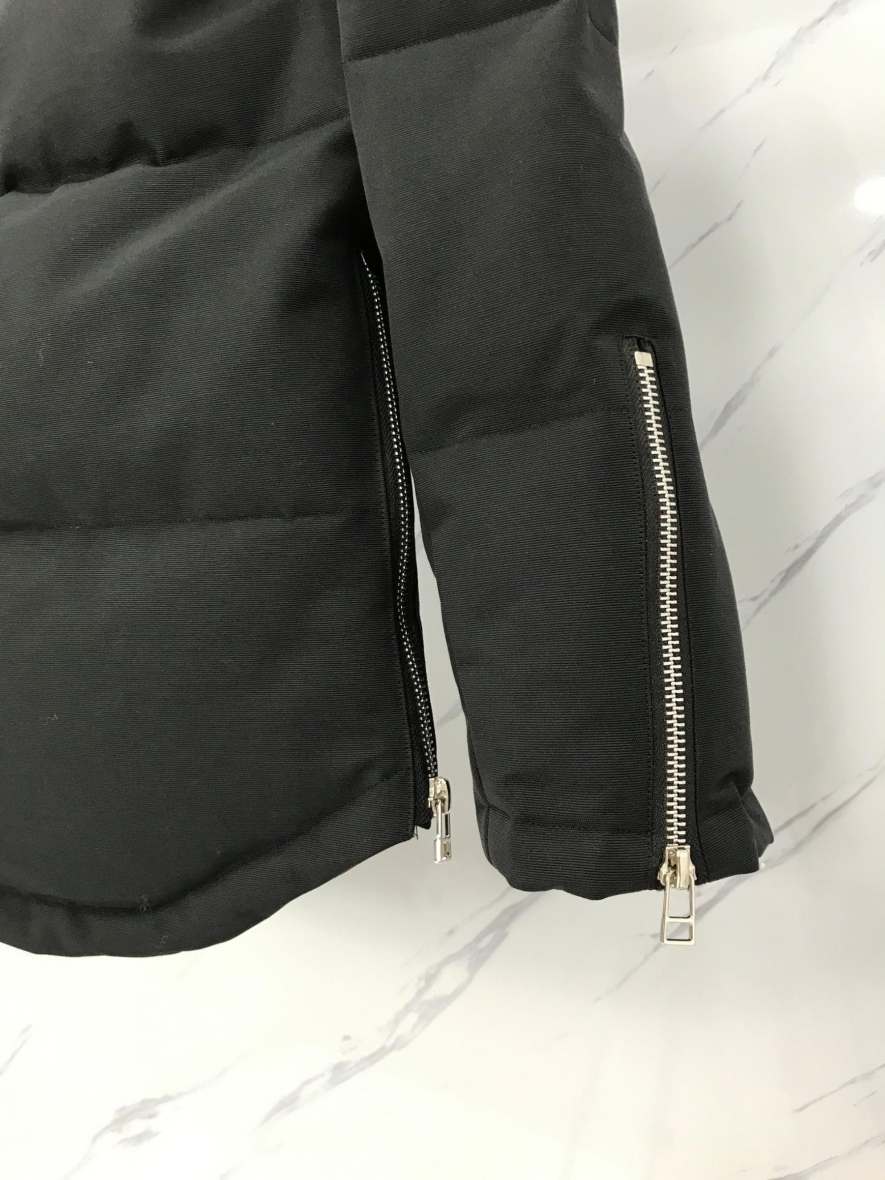 【MOOSE KNUCKLES 公式旗艦店】ダウンジャケット ご好評に付き再入荷！