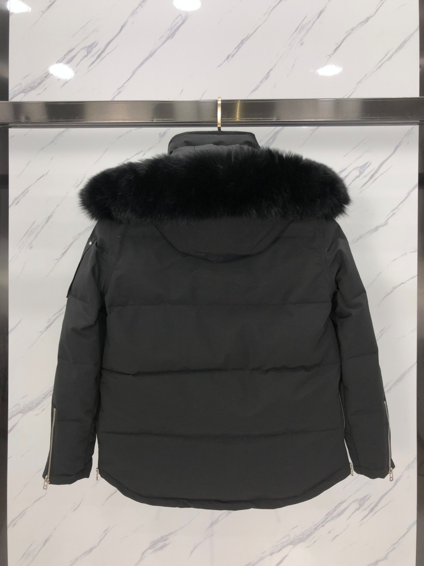 【MOOSE KNUCKLES 公式旗艦店】ダウンジャケット ご好評に付き再入荷！