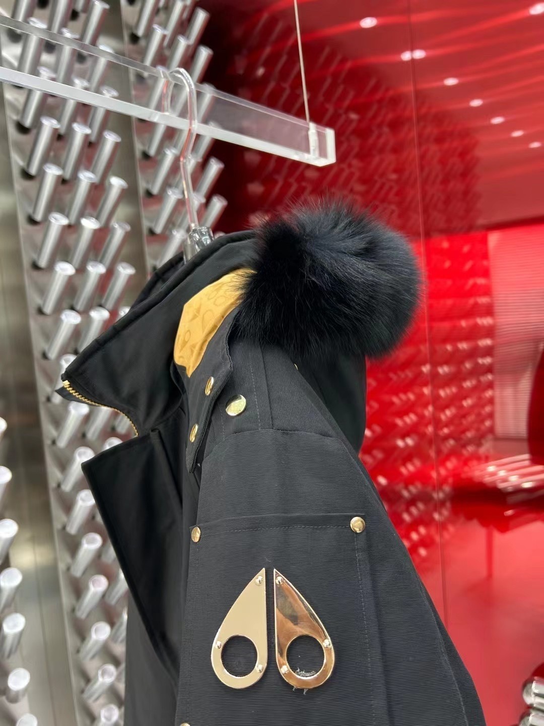 【MOOSE KNUCKLES 公式旗艦店】ダウンジャケット ご好評に付き再入荷！