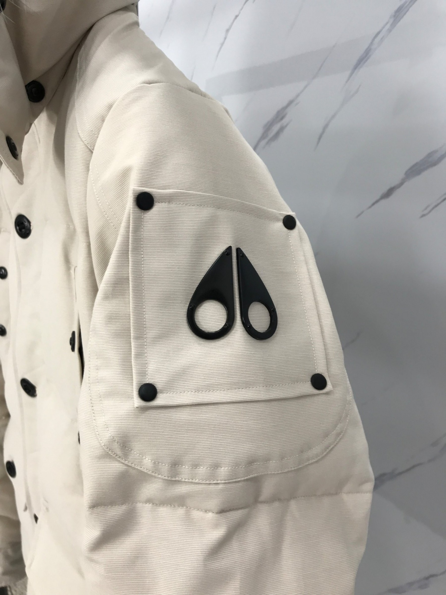 【MOOSE KNUCKLES 公式旗艦店】ダウンジャケット ご好評に付き再入荷！