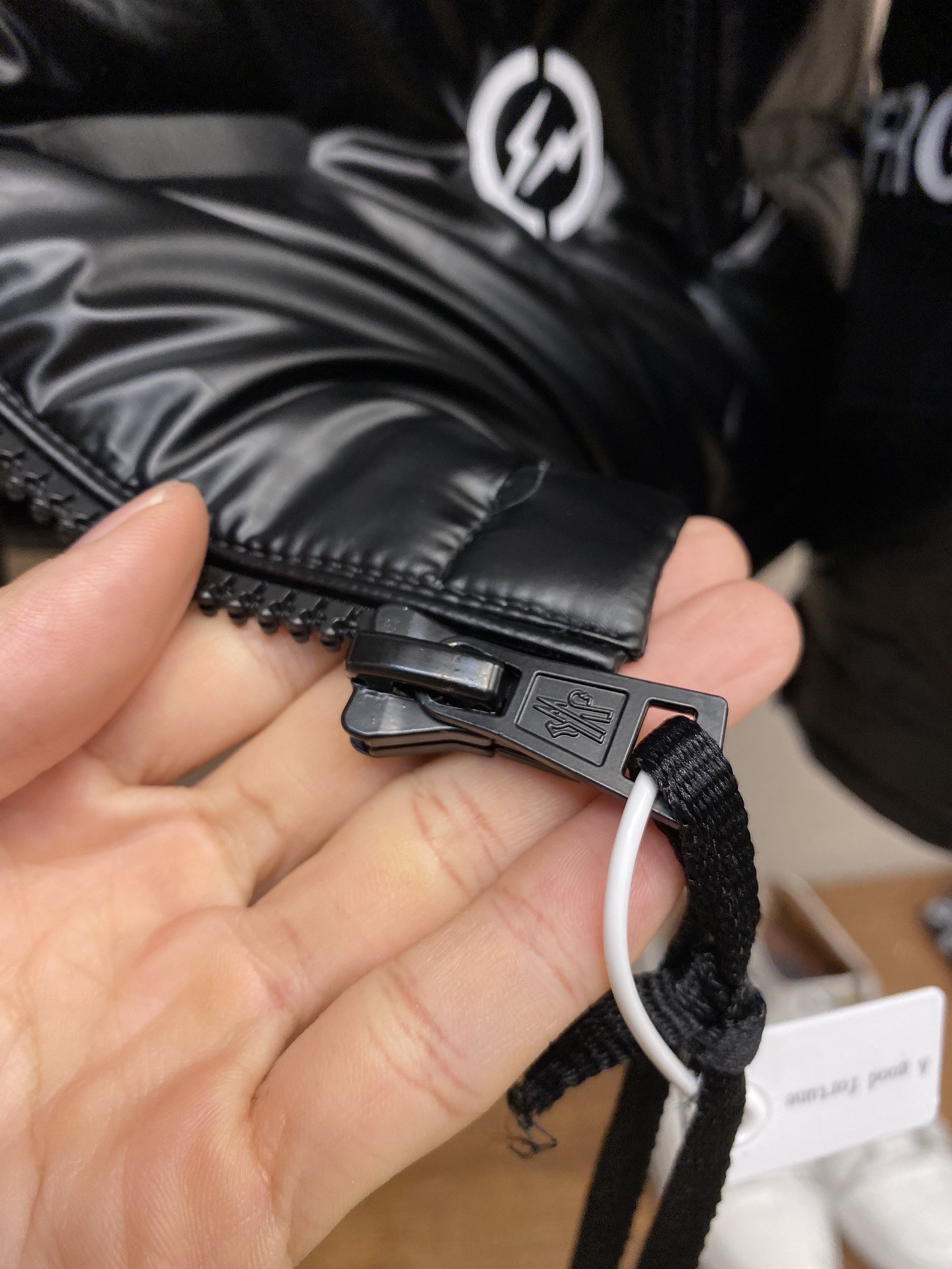 【MONCLER 公式旗艦店】モンクレール ダウンジャケット ご好評に付き再入荷！