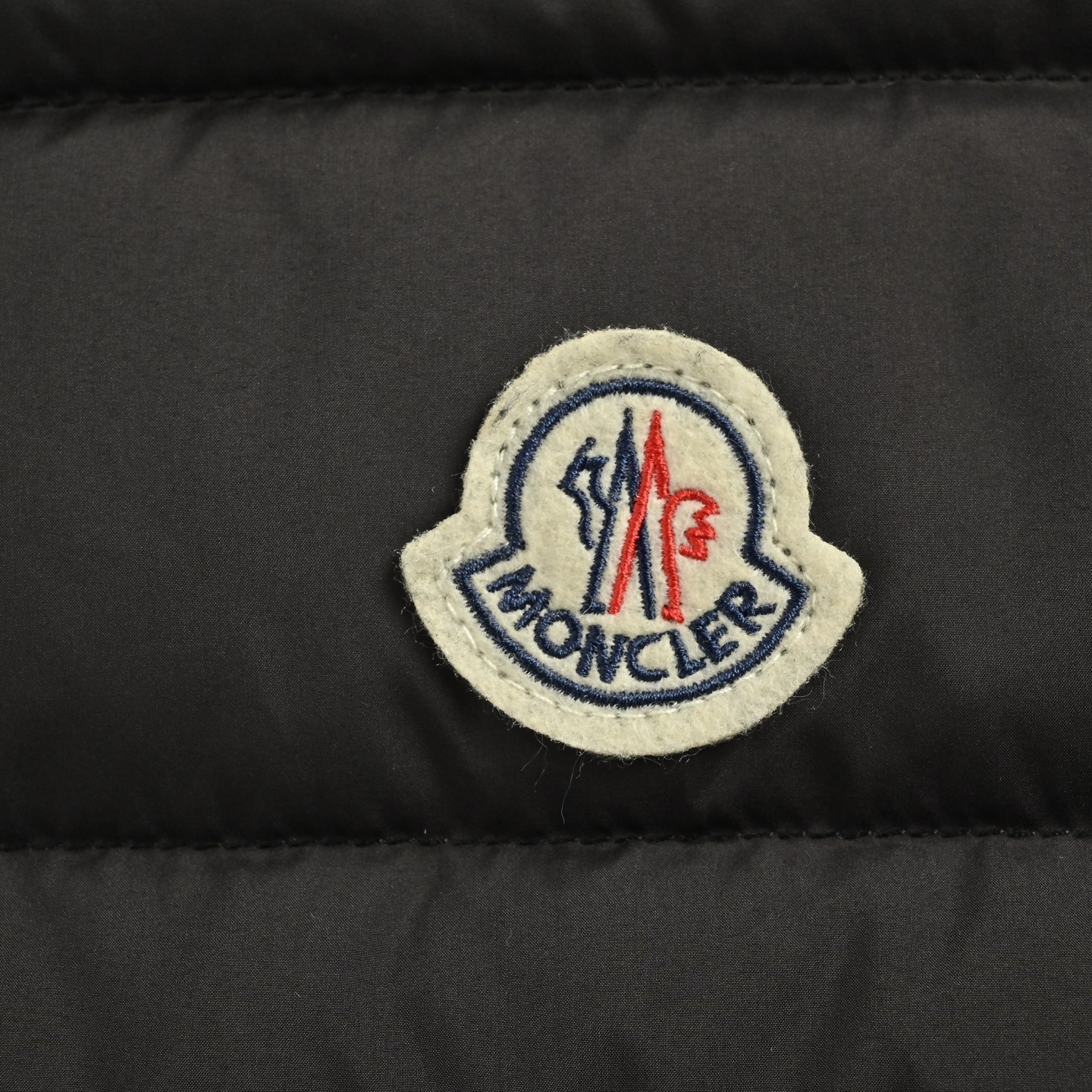 【Moncler公式旗艦店】新作数量限定販売 モンクレール ダウンジャケット