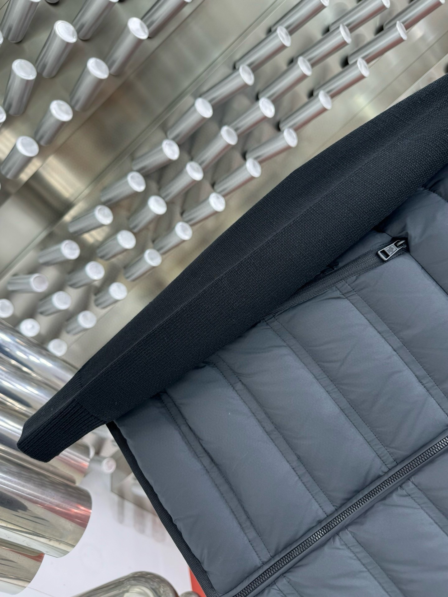 【MONCLER公式 旗艦店】モンクレール ダウンジャケット、ご好評に付き再入荷！