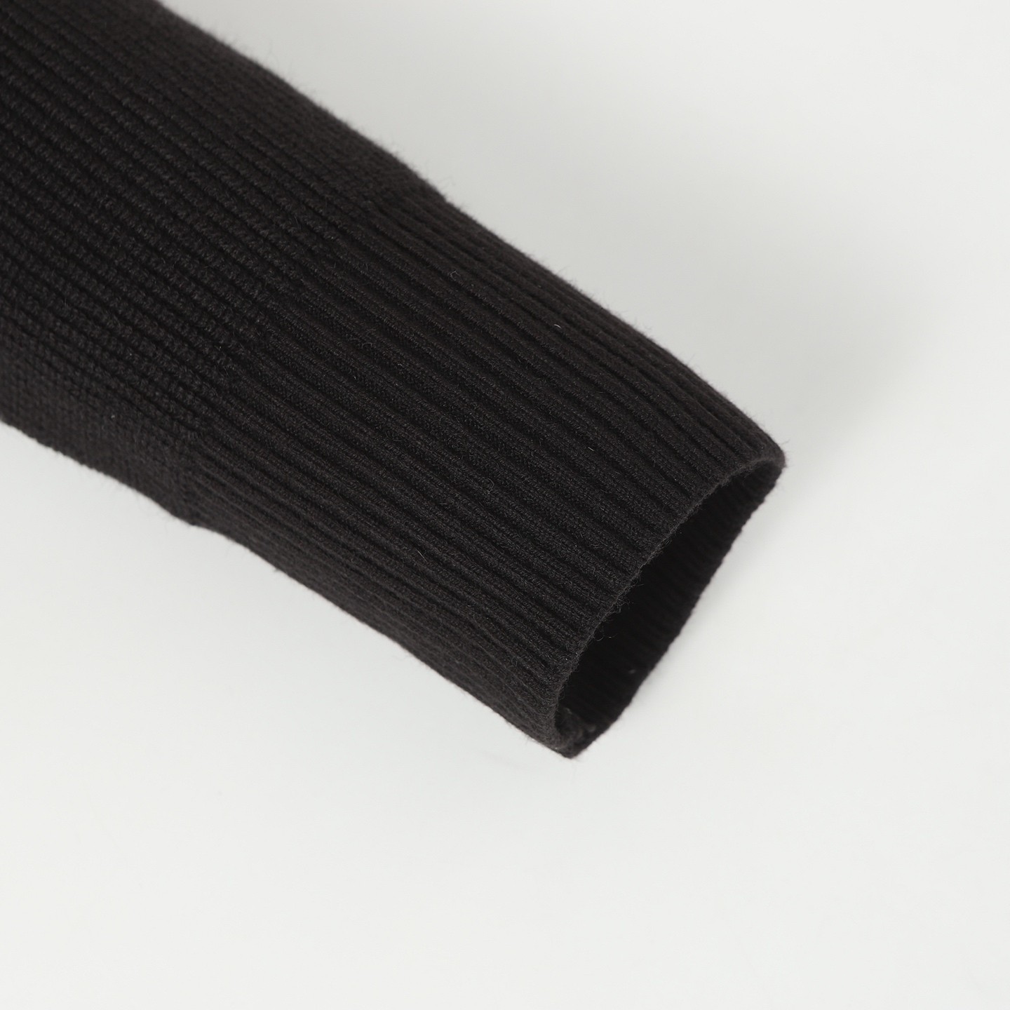 【MONCLER公式 旗艦店】モンクレール ダウンジャケット、ご好評に付き再入荷！