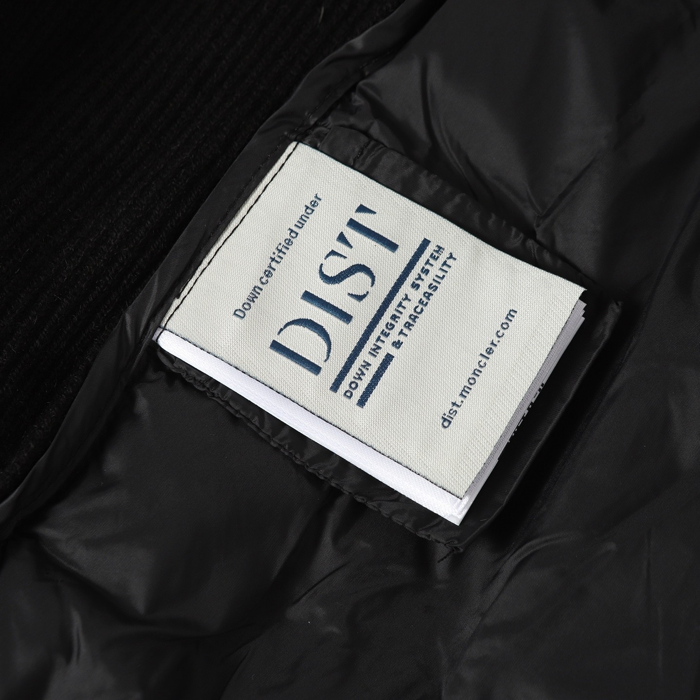 【MONCLER公式 旗艦店】モンクレール ダウンジャケット、ご好評に付き再入荷！