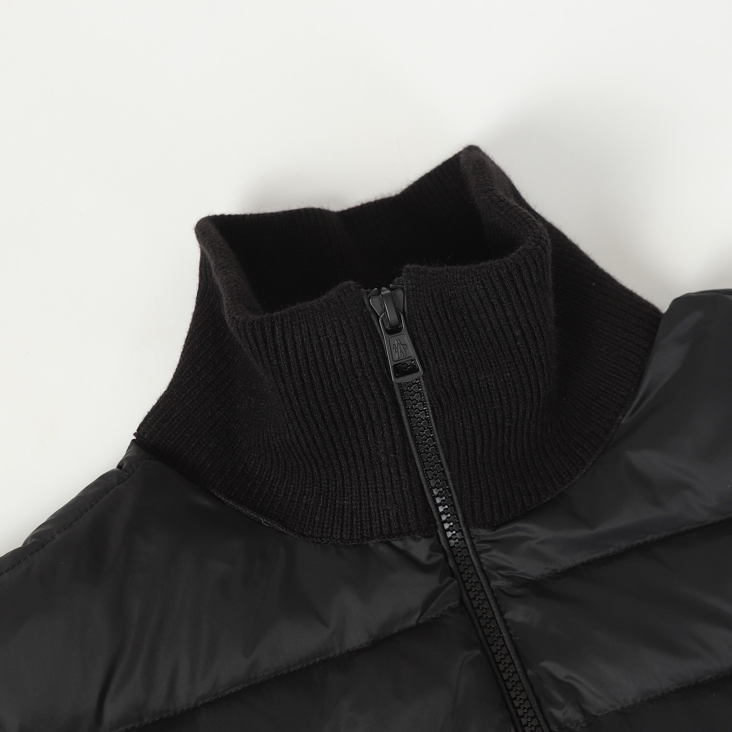 【MONCLER公式 旗艦店】モンクレール ダウンジャケット、ご好評に付き再入荷！