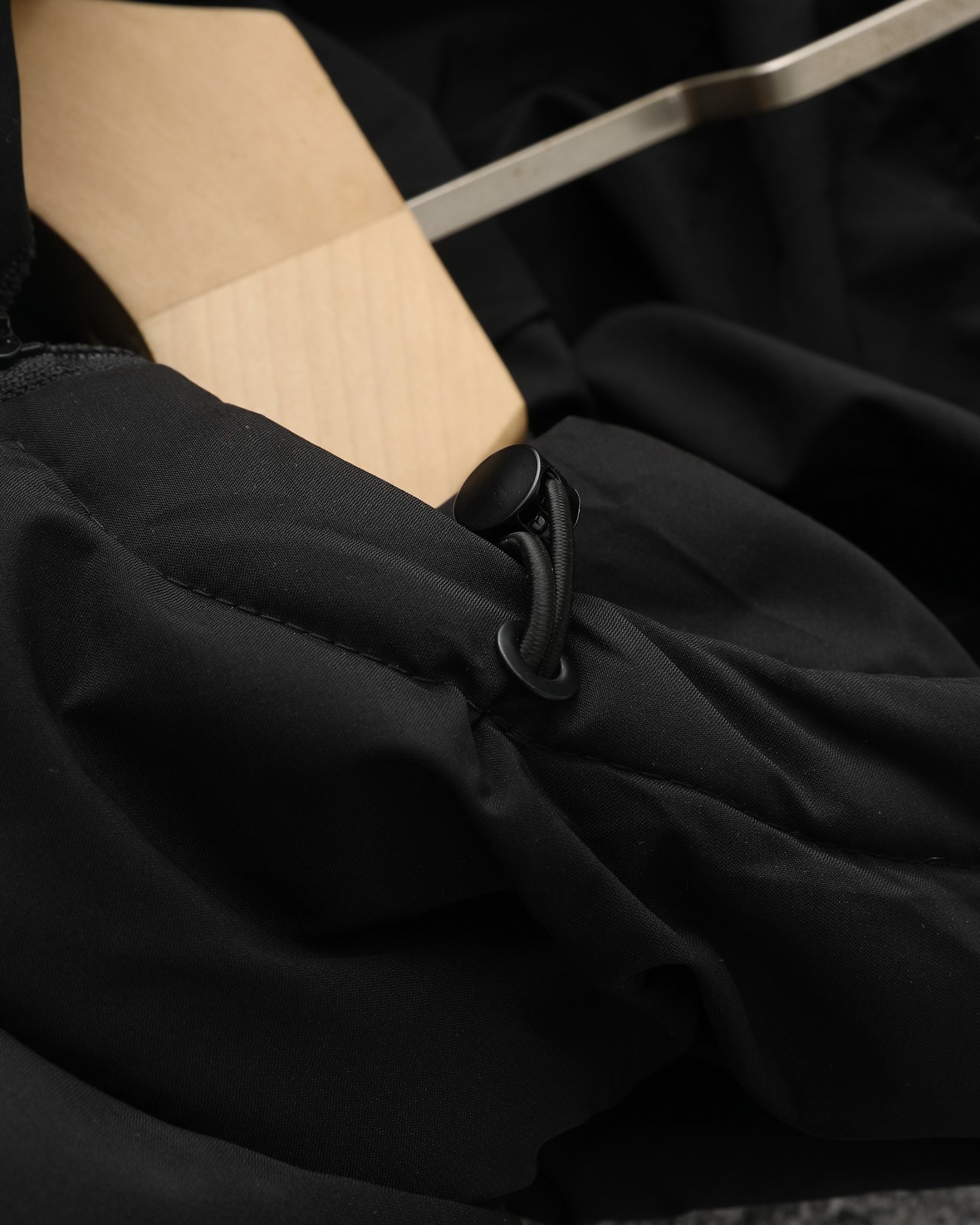 【LOUIS VUITTON旗艦店】ルイヴィトン ダウンジャケット ご好評に付き再入荷！