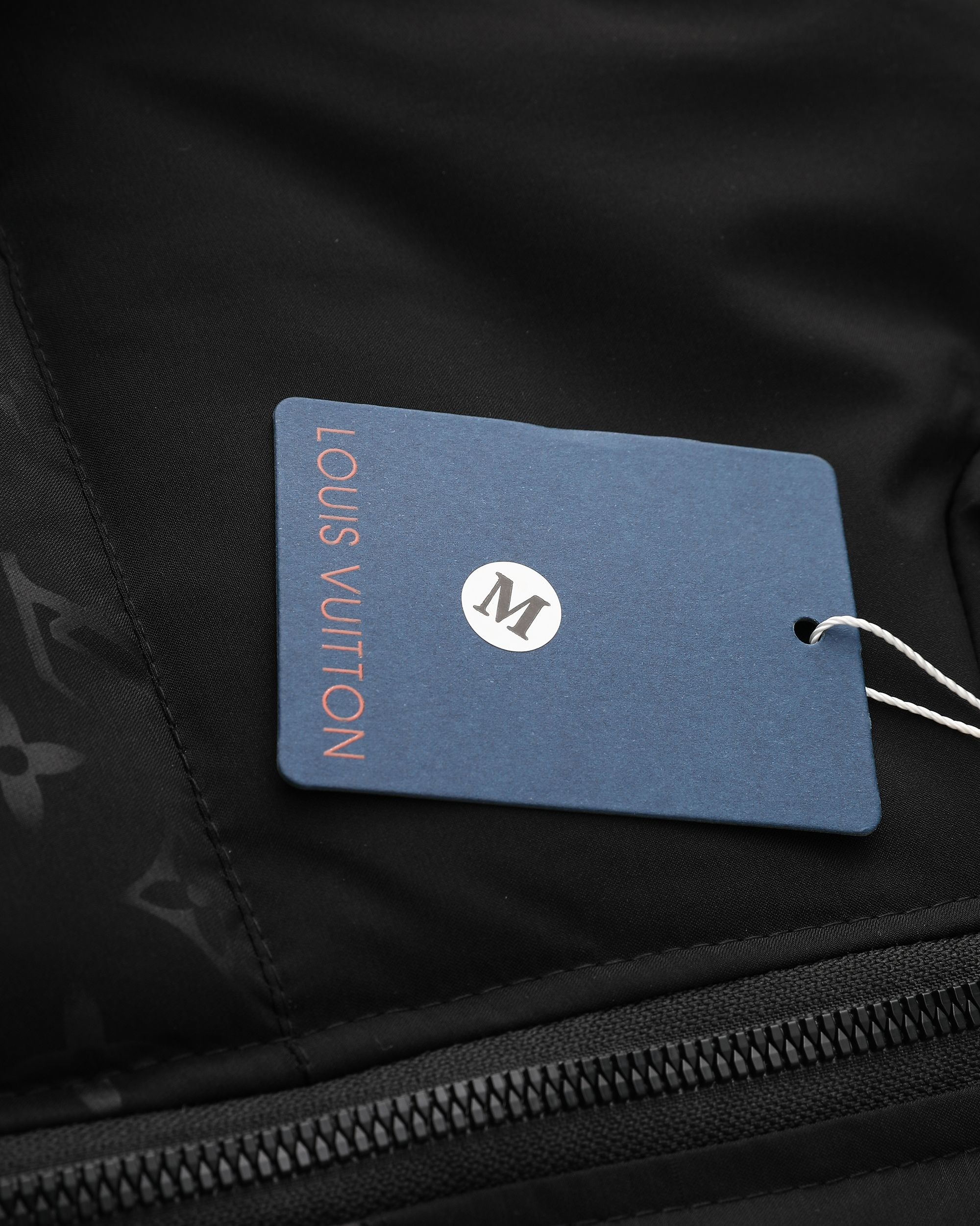 【LOUIS VUITTON旗艦店】ルイヴィトン ダウンジャケット ご好評に付き再入荷！