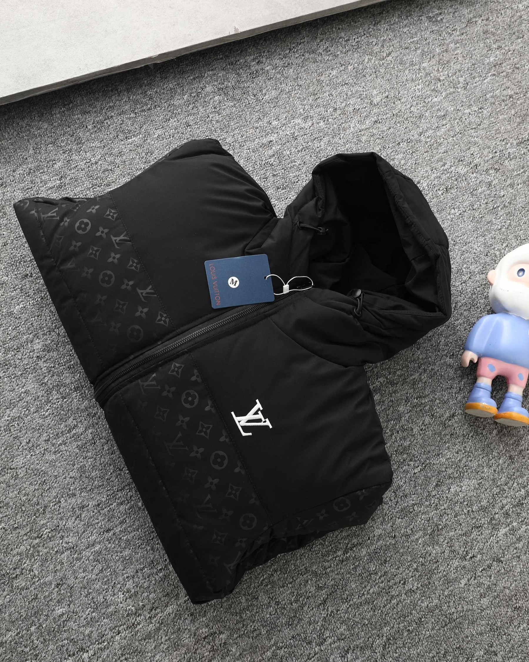 【LOUIS VUITTON旗艦店】ルイヴィトン ダウンジャケット ご好評に付き再入荷！