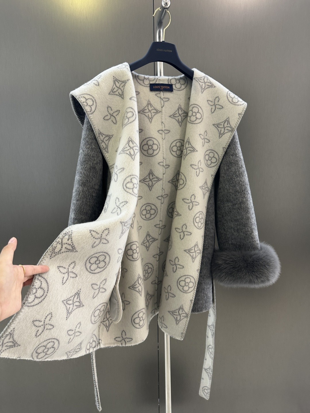 【LOUIS VUITTON旗艦店】ルイヴィトン オーバーコート ご好評に付き再入荷！