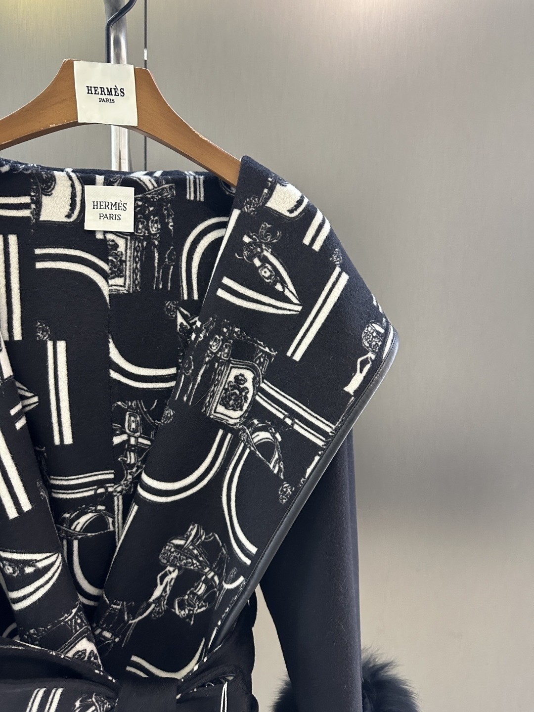 【HERMES旗艦店】エルメス オーバーコート ご好評に付き再入荷！