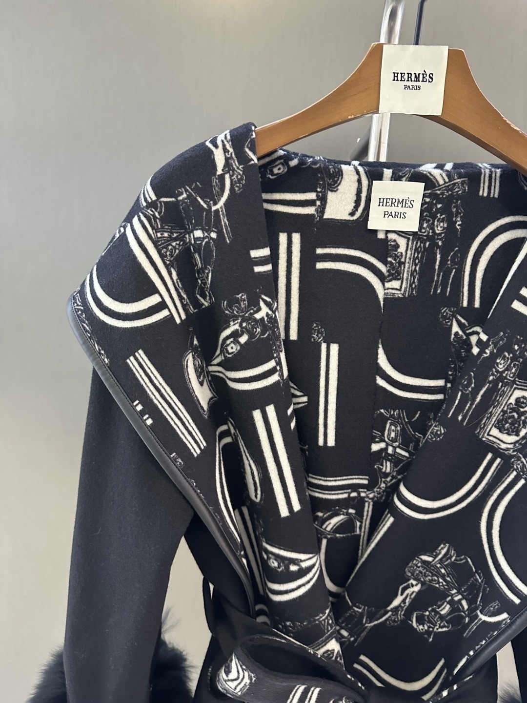 【HERMES旗艦店】エルメス オーバーコート ご好評に付き再入荷！