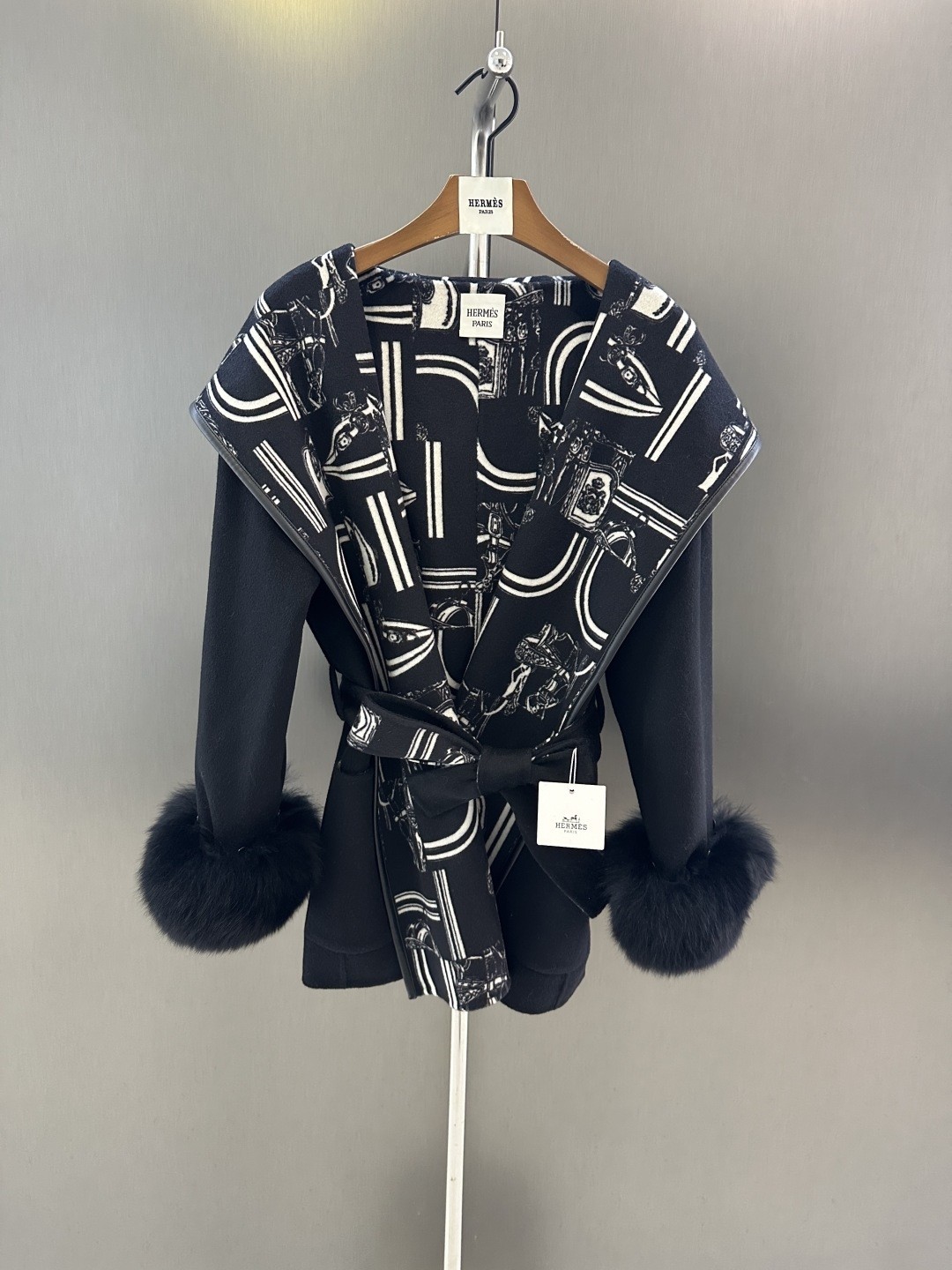 【HERMES旗艦店】エルメス オーバーコート ご好評に付き再入荷！