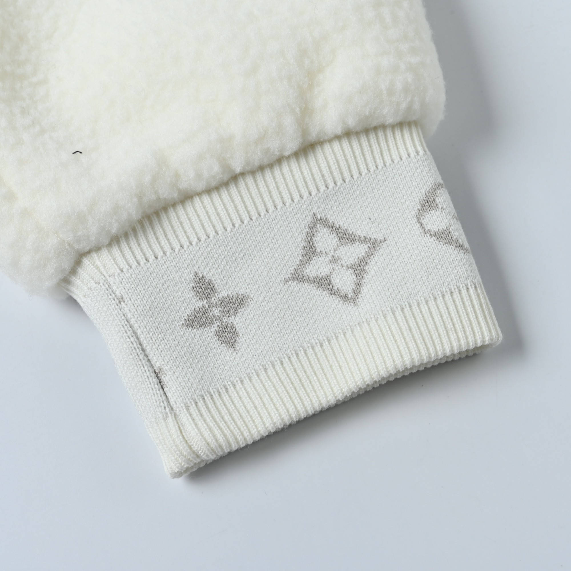 【LOUIS VUITTON公式旗艦店】ルイヴィトン ウールコート ご好評に付き再入荷！