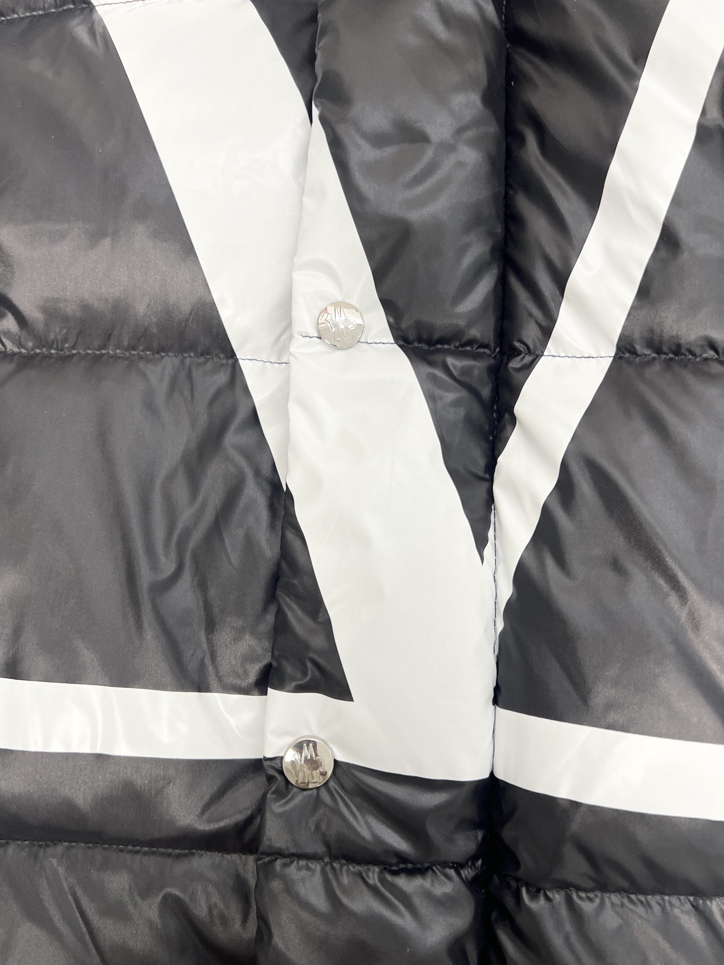 【MONCLER公式 旗艦店】モンクレール ダウンジャケット、ご好評に付き再入荷！