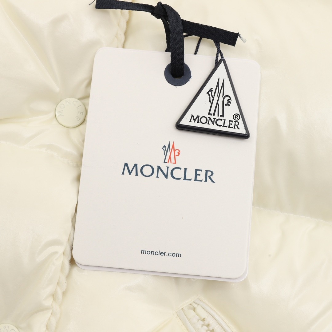 【MONCLER公式 旗艦店】モンクレール ダウンジャケット、ご好評に付き再入荷！