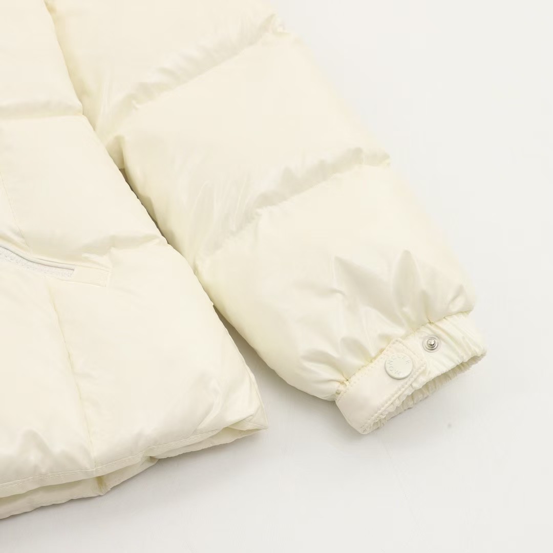 【MONCLER公式 旗艦店】モンクレール ダウンジャケット、ご好評に付き再入荷！