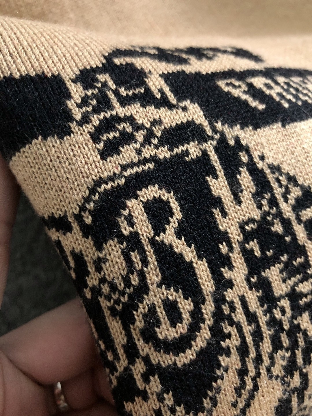 【BURBERRY旗艦店】バーバリー セーター ご好評に付き再入荷！