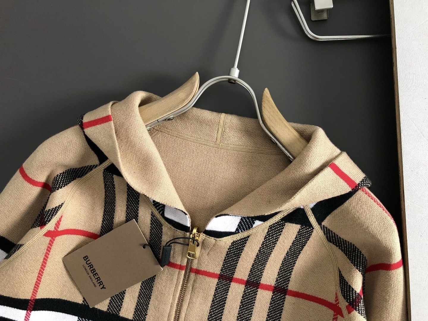 【BURBERRY旗艦店】バーバリー セーター ご好評に付き再入荷！