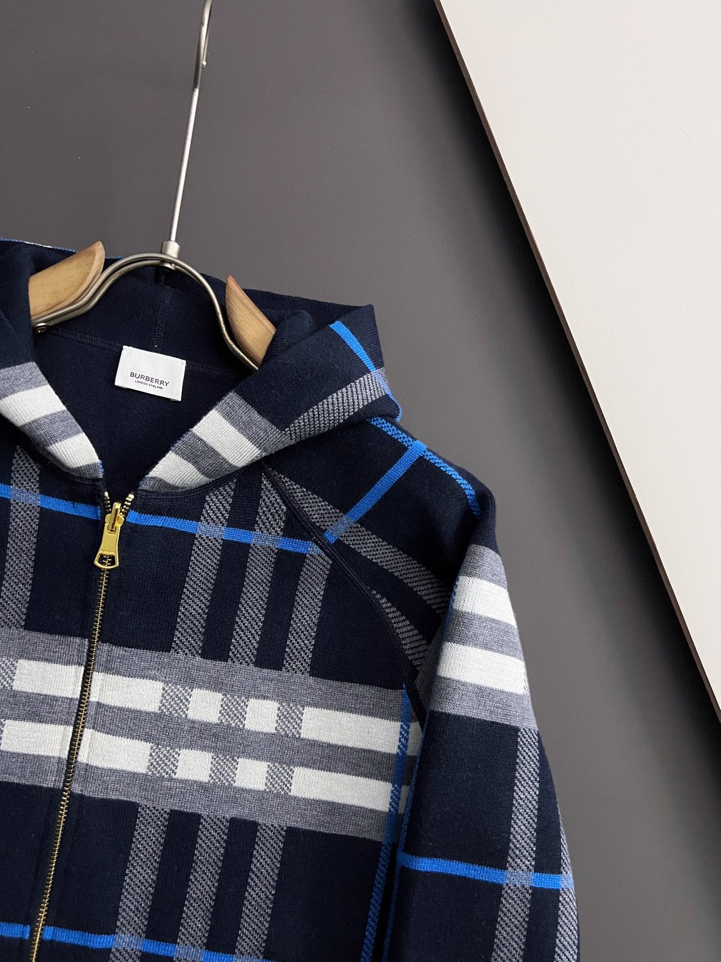 【BURBERRY旗艦店】バーバリー セーター ご好評に付き再入荷！