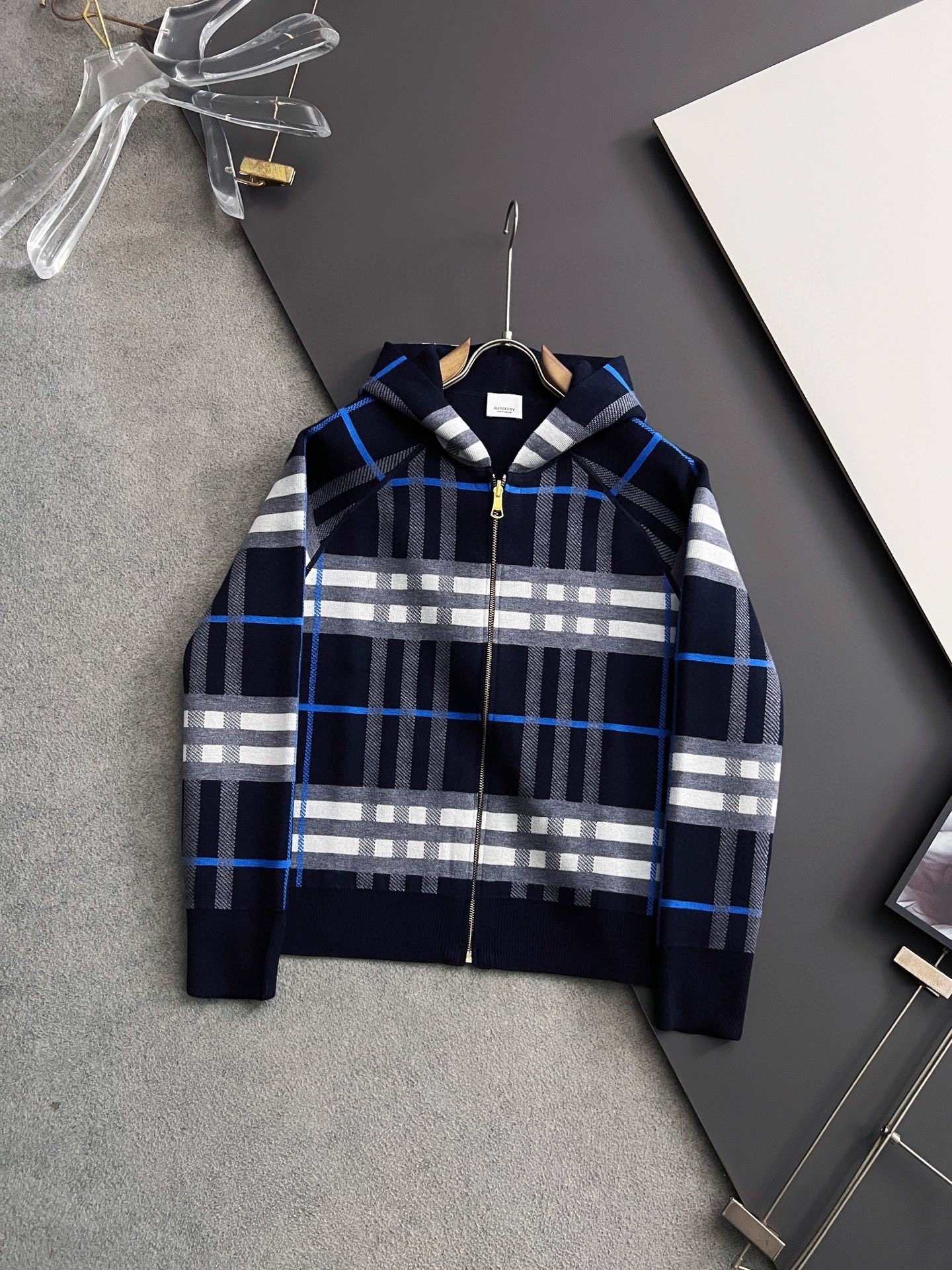【BURBERRY旗艦店】バーバリー セーター ご好評に付き再入荷！