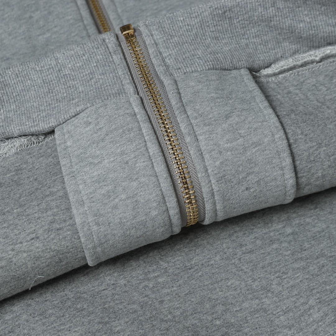 【MIU MIU旗艦店】 ジャケット ご好評に付き再入荷！