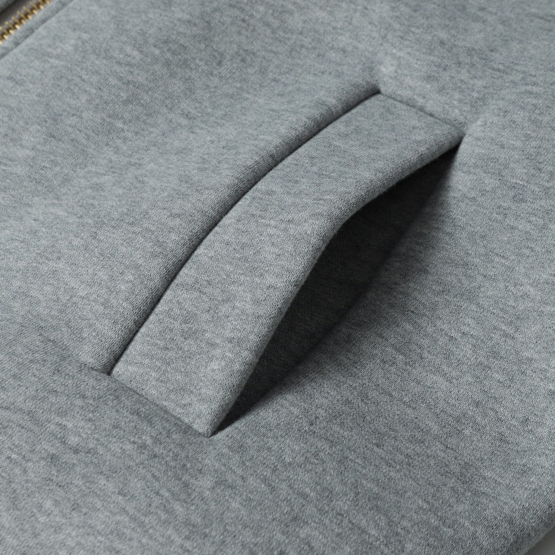 【MIU MIU旗艦店】 ジャケット ご好評に付き再入荷！