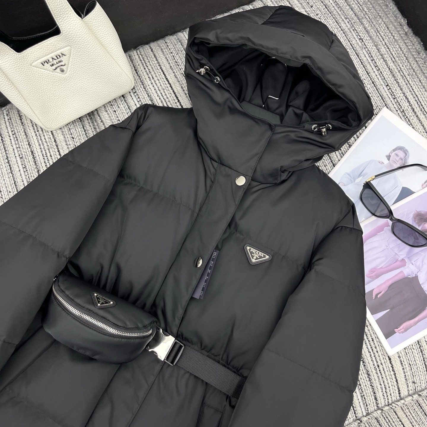 【PRADA旗艦店】ダウンジャケット、ご好評に付き再入荷！