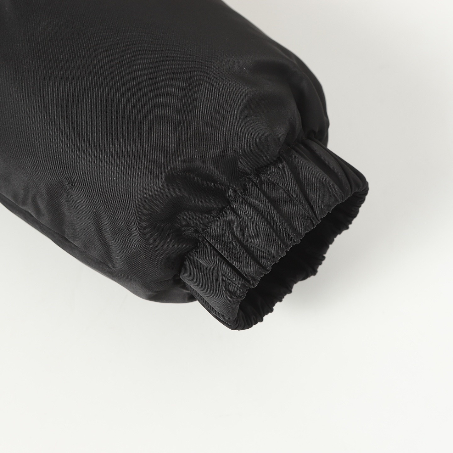 【PRADA旗艦店】ダウンジャケット、ご好評に付き再入荷！