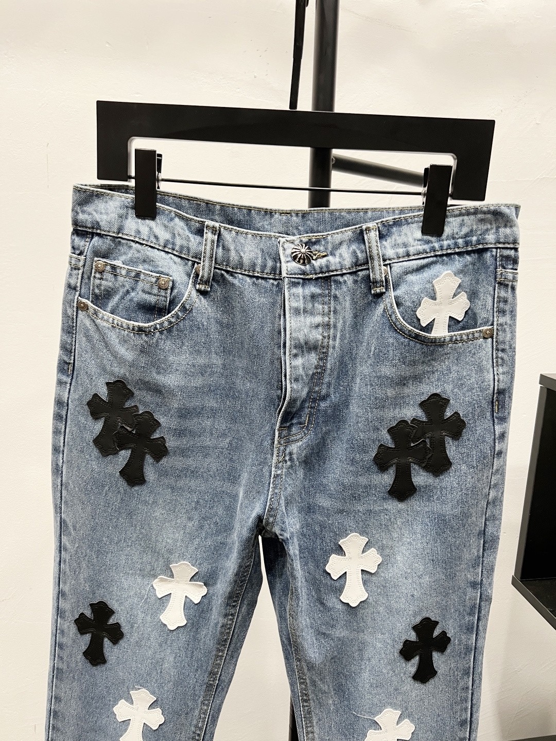 【CHROME HEARTS 公式旗艦店】クロムハーツ ジーパン、ご好評に付き再入荷！